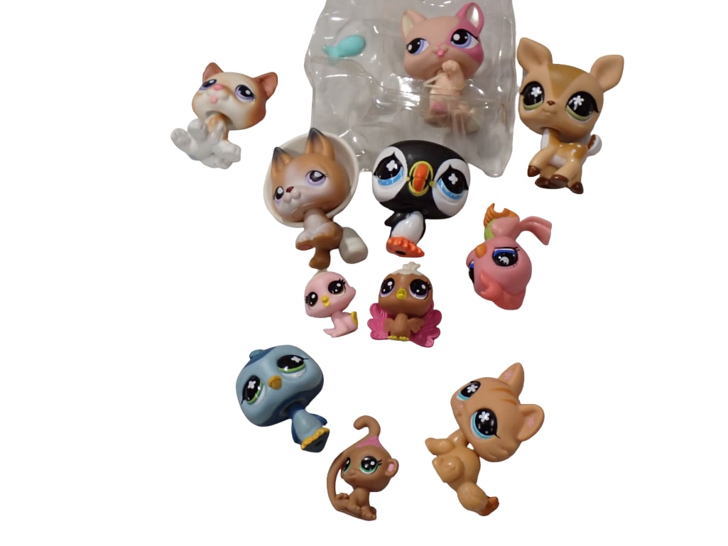 Littlest Pet Shop Lot incl #112 with Cast and Cone, #1402 with Fish, #634 Deer Fawn, etc (1 of 1)