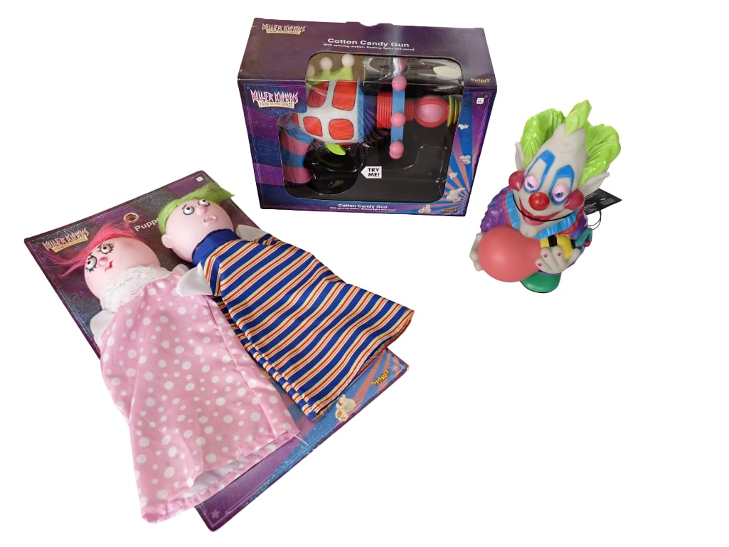 Killer Klowns from Outer Space Lot incl Cotton Candy Gun, Puppets, etc: Killer Klowns from Outer Space Lot incl Cotton Candy Gun, Puppets, etc. All new All pictures are considered part of the description and should be examined carefully by bidders. Live Auctioneer