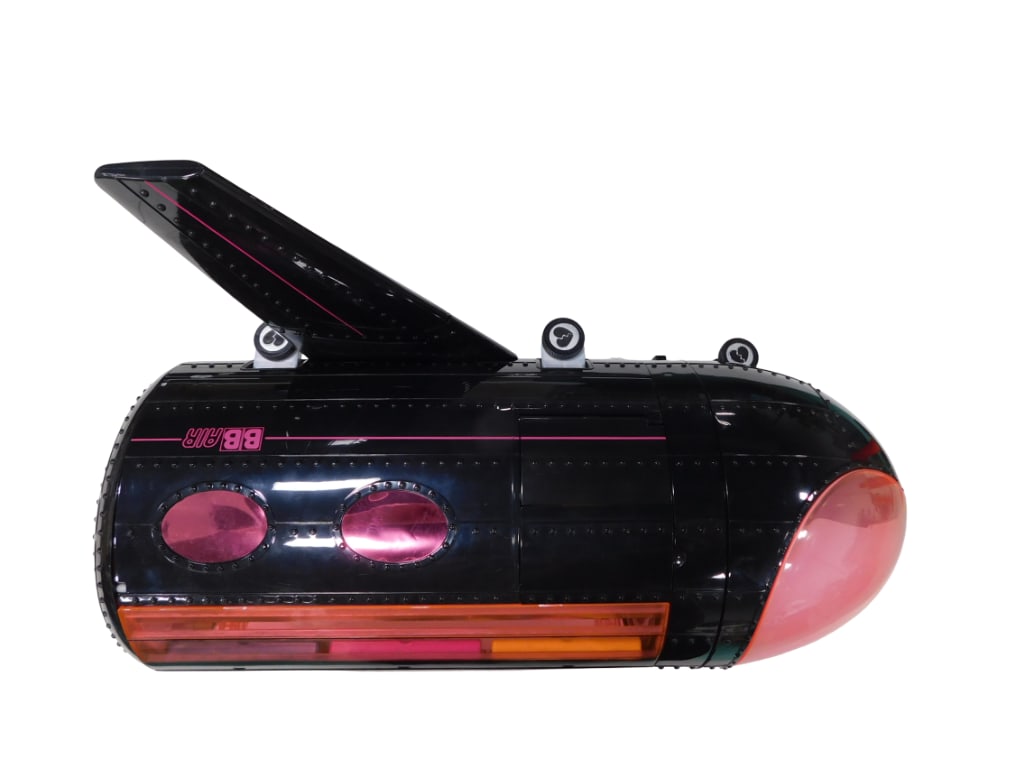 LOL Surprise OMG Remix 4-in-1 Plane Playset: LOL Surprise OMG Remix 4-in-1 Plane Playset Condition: unchecked for completeness. Includes only what is shown in the pictures. All pictures are considered part of the description an