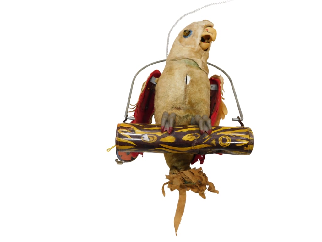 Vtg 1960s Marx Toys Battery Operated Pete the Parrot Toy: Vintage 1960s Marx Toys Battery Operated Pete the Parrot Toy Condition: has a little hole in the front, untested. All pictures are considered part of the description and should be examined