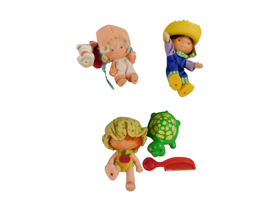 Vtg Strawberry Shortcake's Friends Apple Dumplin Doll with Turtle Pet, Apricot Doll with Hopsalot: Vintage 1980 Strawberry Shortcake's Friends Apple Dumplin Doll with Tea Time Turtle Pet, Apricot Doll with Hopsalot Bunny, and Huckleberry Pie Doll. 