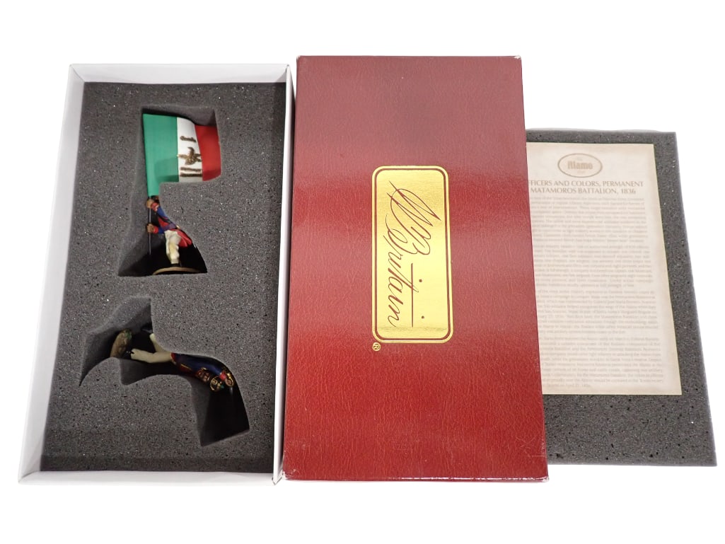 Britains Toy Soldiers The Alamo 1836 Officer and Colors Matamoros Battalion W Britain Set 17515 (1 of 8)