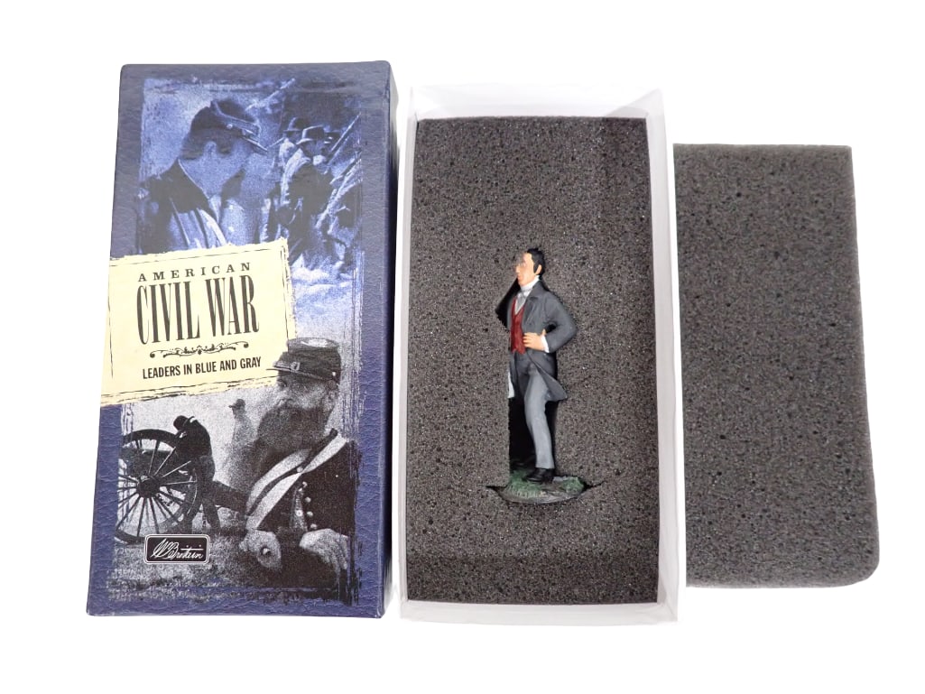 Britains Toy Soldier American Civil War Leaders in Blue and Gray Jefferson Davis 00275 in Original B (1 of 3)