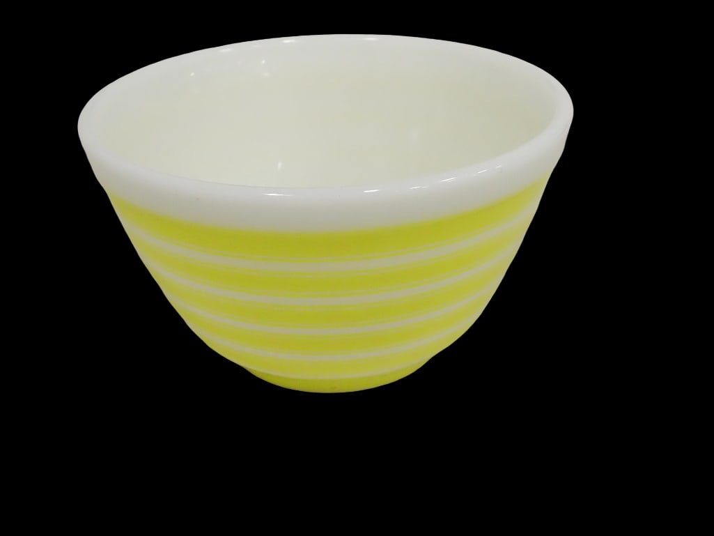 Vintage Pyrex Rainbow Stripe 401 Yellow Stripes Mixing Bowl circa 1965-1067: Vintage Pyrex Rainbow Stripe 401 Yellow Stripes Mixing Bowl circa 1965-1067 All pictures are considered part of the description and should be examined carefully by bidders. Live Auctioneers is now