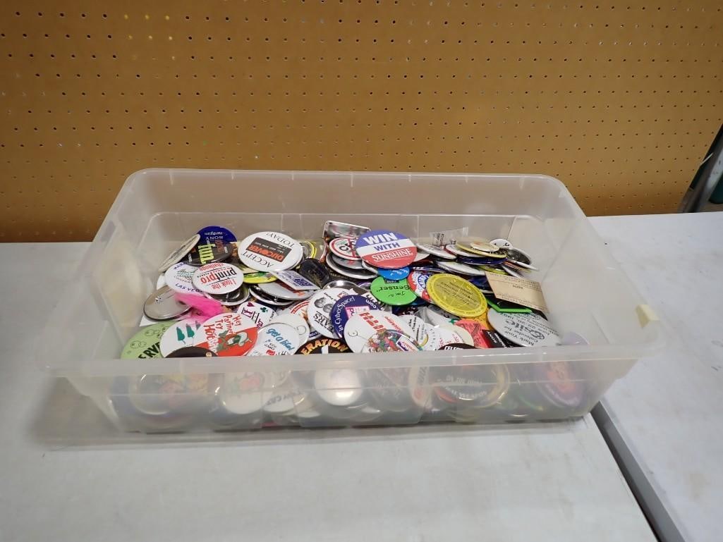 Lot of Buttons and Pins incl Advertising, Chicago Bulls 1993 World Champions, Disney, Novelty,: Large Lot of Buttons and Pins incl Advertising, Chicago Bulls 1993 World Champions, Disney, Novelty, etc All pictures are considered part of the description and should be examined carefully by bidders