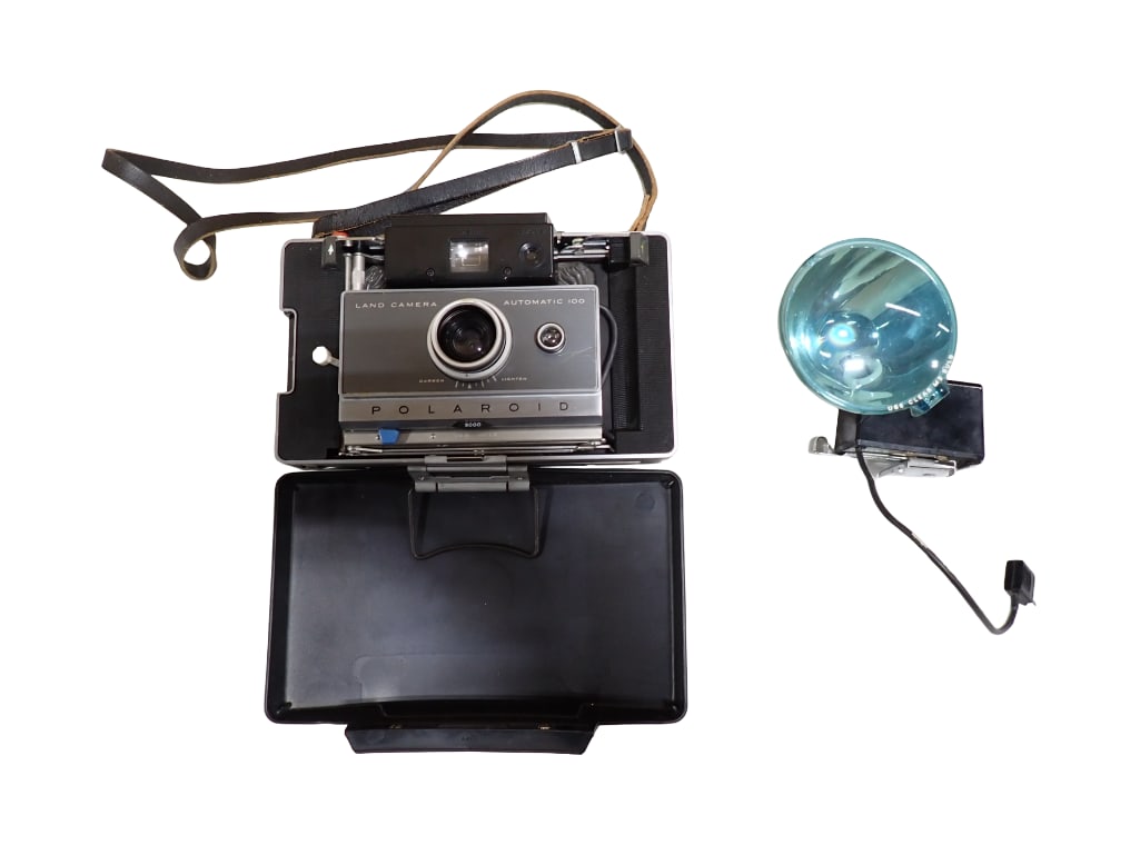Polaroid Automatic 100 Land Camera with Flash Attachment (1 of 6)