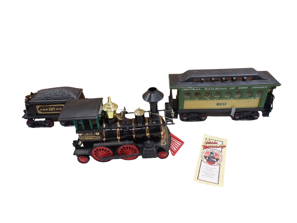 7 Jim Beam Train Decanters plus some Tracks, Central Railroad of NJ, Dining Car, Passenger Car, etc (1 of 16)