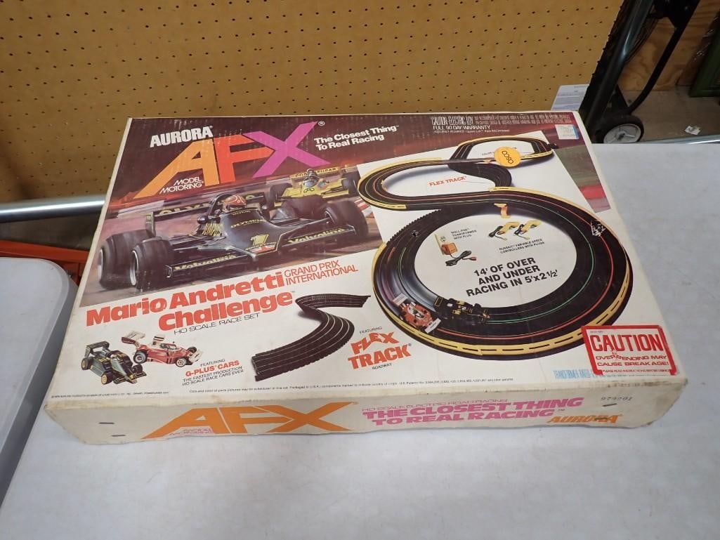 Aurora AFX Mario Andretti Challenge Slot Car Track with 2 Cars (1 of 14)