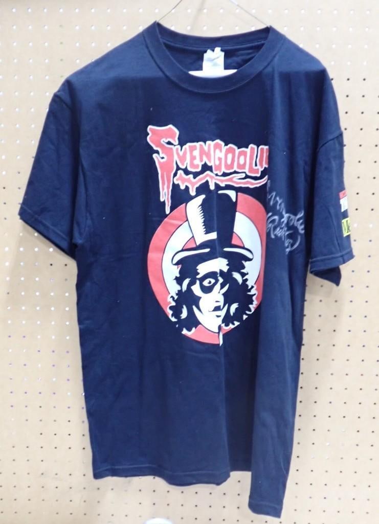 Svengoolie Chicken Thrower Shirt Signed by Rich Koz - No COA Size L: Svengoolie Chicken Thrower Shirt Signed by Rich Koz - No COA Size L All pictures are considered part of the description and should be examined carefully by bidders. Live Auctioneers is now offering Li