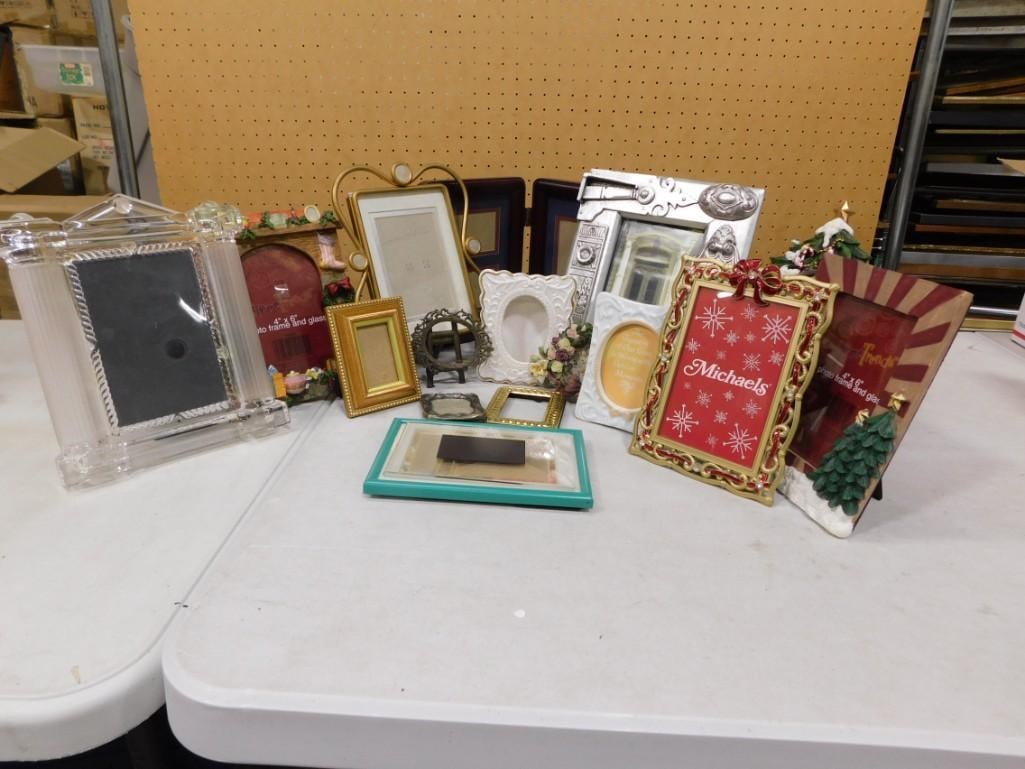 Lot of Picture Frames: Lot of Picture Frames All pictures are considered part of the description and should be examined carefully by bidders. Live Auctioneers is now offering Live Shipping through them. This is an optiona