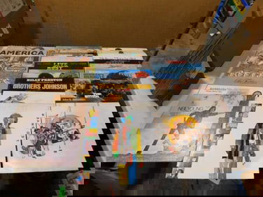 Lot of Vinyl Records 33 RPM LPs incl The Byrds, Leo Sayer, Brothers Johnson, Bee Gees, Neil Young,