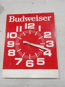 Vintage Budweiser Wall Clock - Measures roughly 19x15"