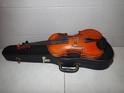 German Violin with Case marked Caspar da Salo in Brescia Made in Germany: German Violin with Case marked "Caspar da Salo in Brescia Made in Germany" on the inside. All pictures are considered part