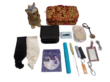 Artline Yorkshire Terrier Dog Statue plus Smalls incl Luggage Tag, Makeup Bag, Etc