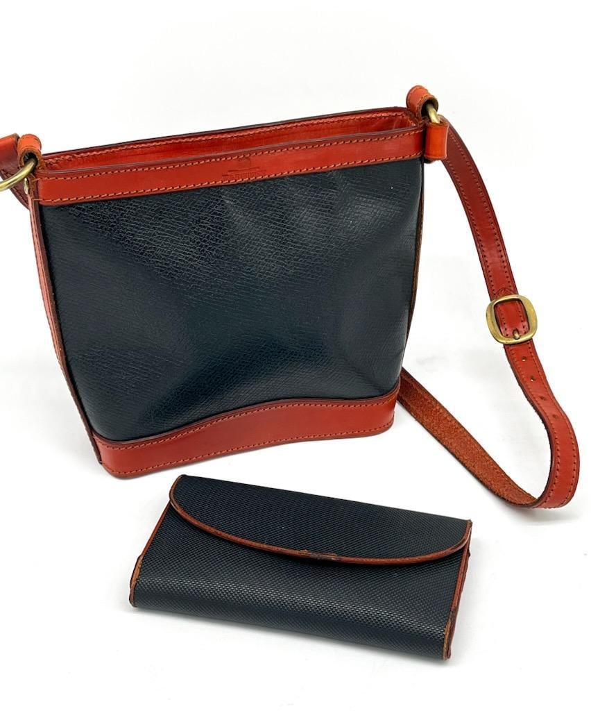 Vintage W&H Gidden Leather Purse with Bottega Veneta Wallet Both Authentic: Vintage W&H Gidden Leather Purse with Bottega Veneta Wallet Both Authentic. Wallet has wear around the edges 4"x8" and purse is 9"x10" in nice condition All pictures are con