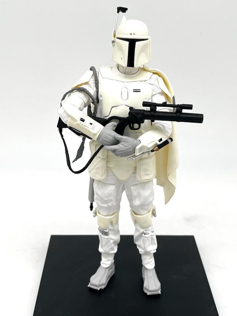 Kotobukiya ARTFX Star Wars Boba Fett Armor Limited Edition 1/10 Scale 7" with Base: Kotobukiya ARTFX Star Wars Boba Fett Armor Limited Edition 1/10 Scale 7" with Base. Very nice. All pictures are considered part of the description and should be examined carefully by bidder