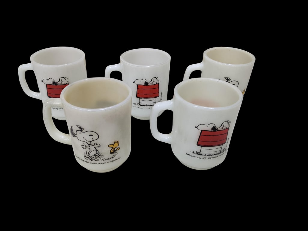Lot of 5 Vintage Anchor Hocking Snoopy Mugs or Cups (1 of 4)