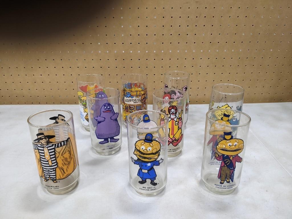 Lot of 9 Vintage McDonalds Glasses Smurfs, Muppets, and More: Lot of 9 Vintage McDonalds Glasses Smurfs, Muppets, and More All pictures are considered part of the description and should be examined carefully by bidders. Live Auctioneers is now offering Live Ship