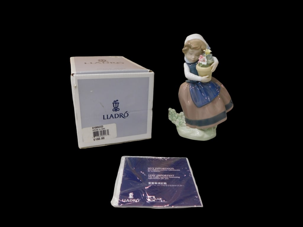 Lladro 1005223 Spring is Here Porcelain Figurine w/ Box and Paperwork (1 of 6)