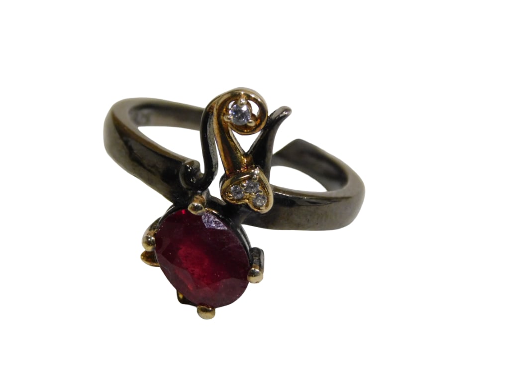 Vintage Sterling Silver, Ruby Cluster 3 Diamonds Ring Size 7 (1 of 5)