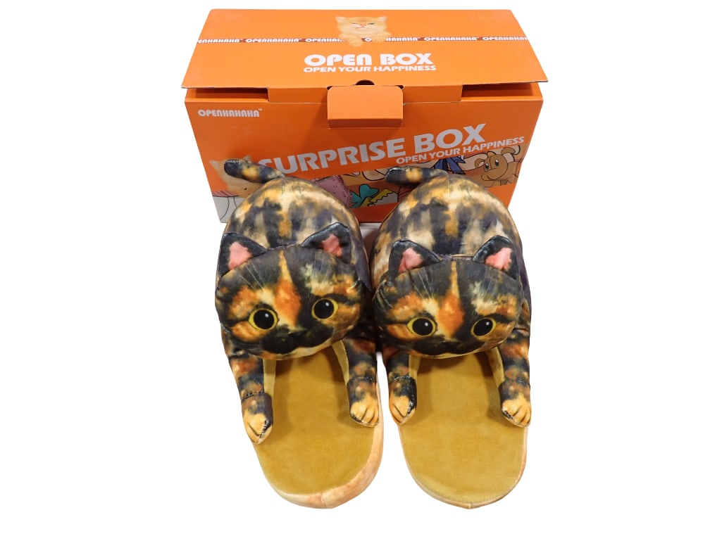 Calico Kitty Cat Slippers New in Box OpenHaHaHa Surprise Box Brand Kids Size: Calico Kitty Cat Slippers New in Box OpenHaHaHa Surprise Box Brand Kids Size All pictures are considered part of the description and should be examined carefully by bidders. Live Auctioneers is now of