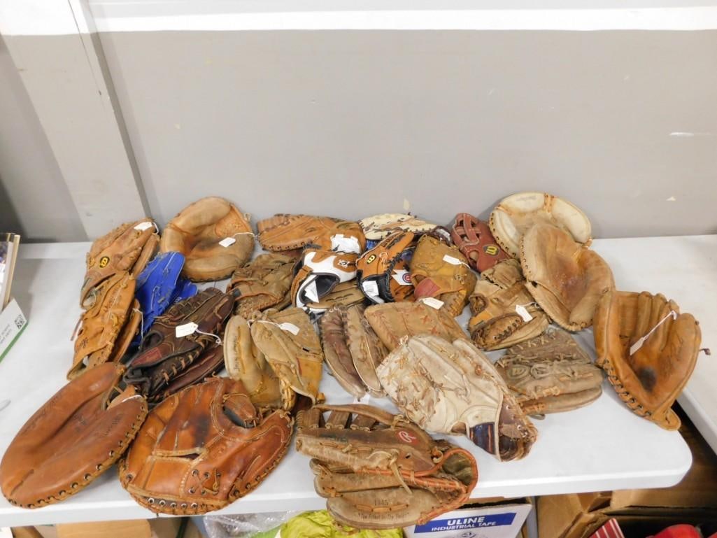 Large Lot of assorted Baseball Gloves / Mitts including vintage (1 of 5)