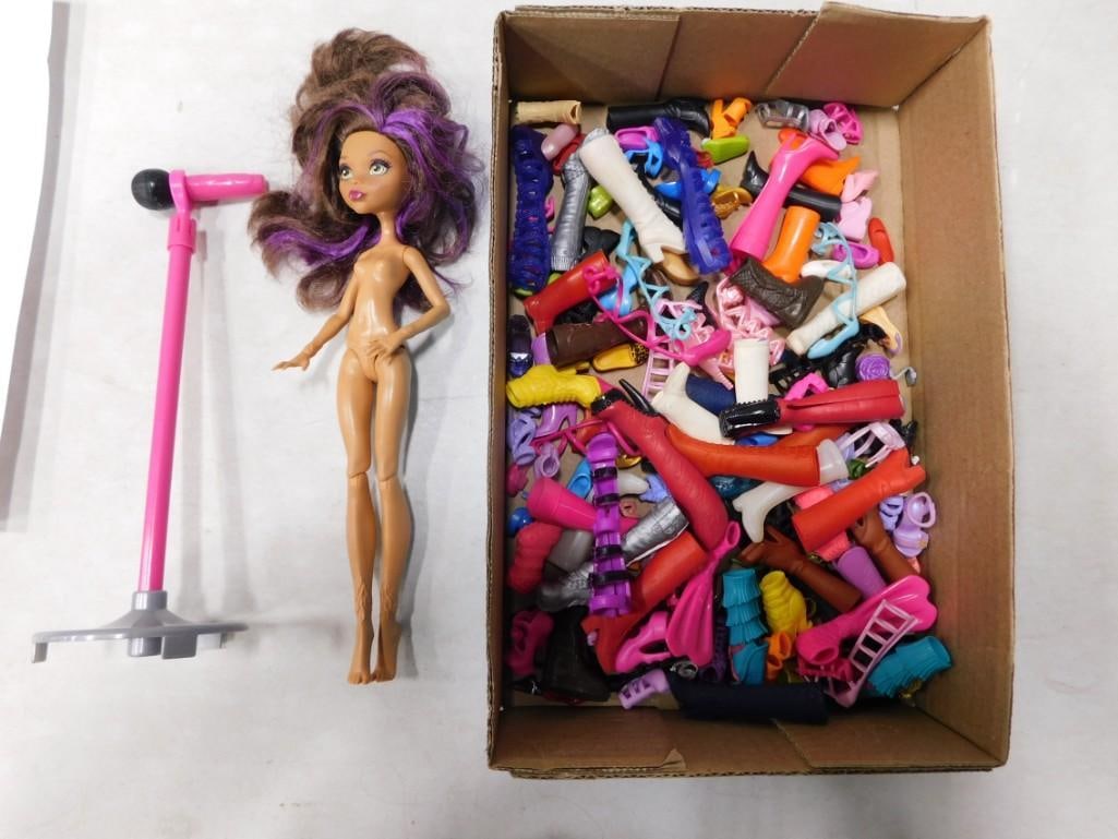 Monster High Clawdeen Wolf Doll with a bunch of mixed shoes from Monster High and others (1 of 3)