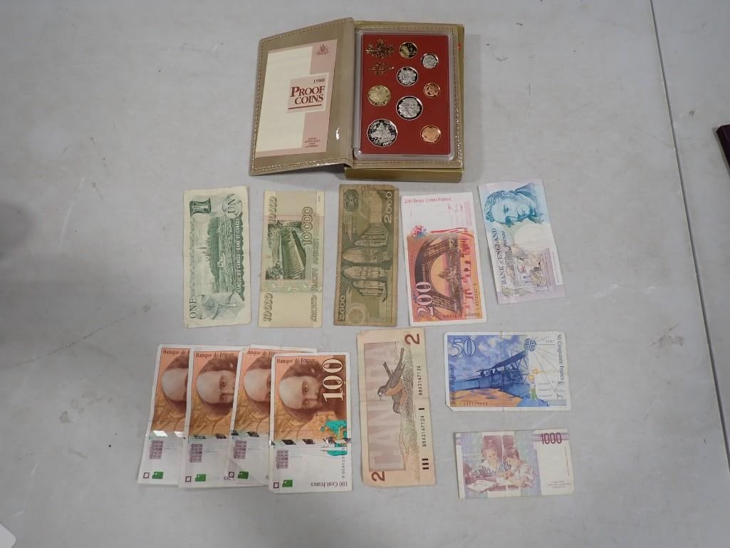 Lot of world currency including paper bills and Royal Australian Canberra Mint 1988 Proof set (1 of 7)