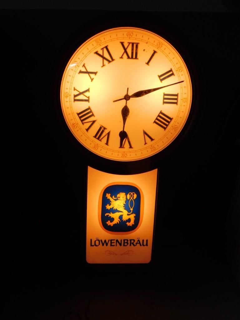 Vintage Lowenbrau Beer Lighted Clock Bar Advertising Item Works (1 of 16)