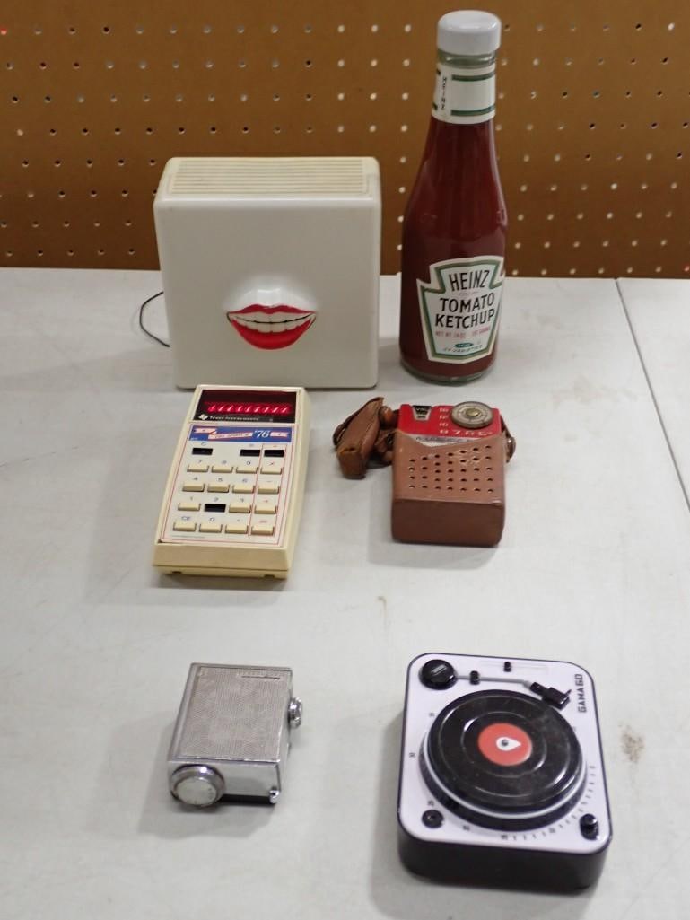 Heinz Ketchup Bottle Radio, other vintage radios, Texas Instruments Calculator, Timer, etc. (1 of 6)