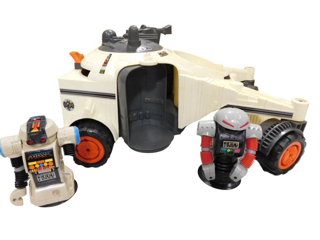 1984 Ideal Robo Force Command Patroller vehicle with two action figures - comes with everything as s: 1984 Ideal Robo Force Command Patroller vehicle with two action figures - comes with everything as shown All pictures are considered part of the description and should be examined carefully by bidders