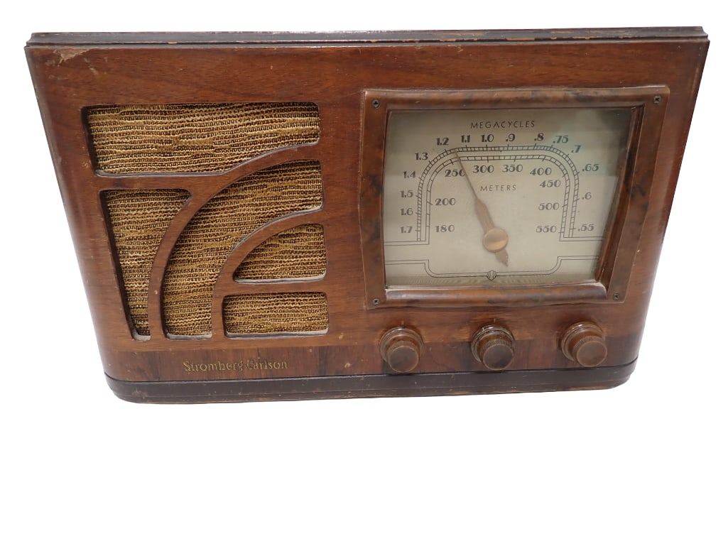 Antique Stromberg Carlson Tube Radio Works 8"x14" (1 of 10)