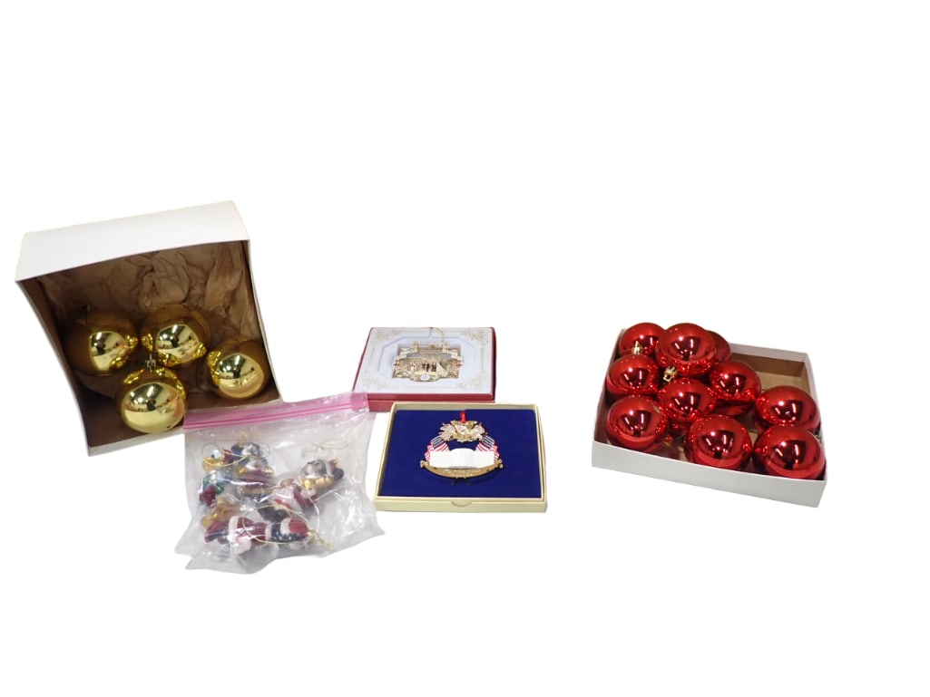Lot of Christmas Ornaments incl 1995 and 2007 The White House Christmas Ornaments: Lot of Christmas Ornaments incl 1995 and 2007 The White House Christmas Ornaments All pictures are considered part of the description and should be examined carefully by bidders. Live Auctioneers is n