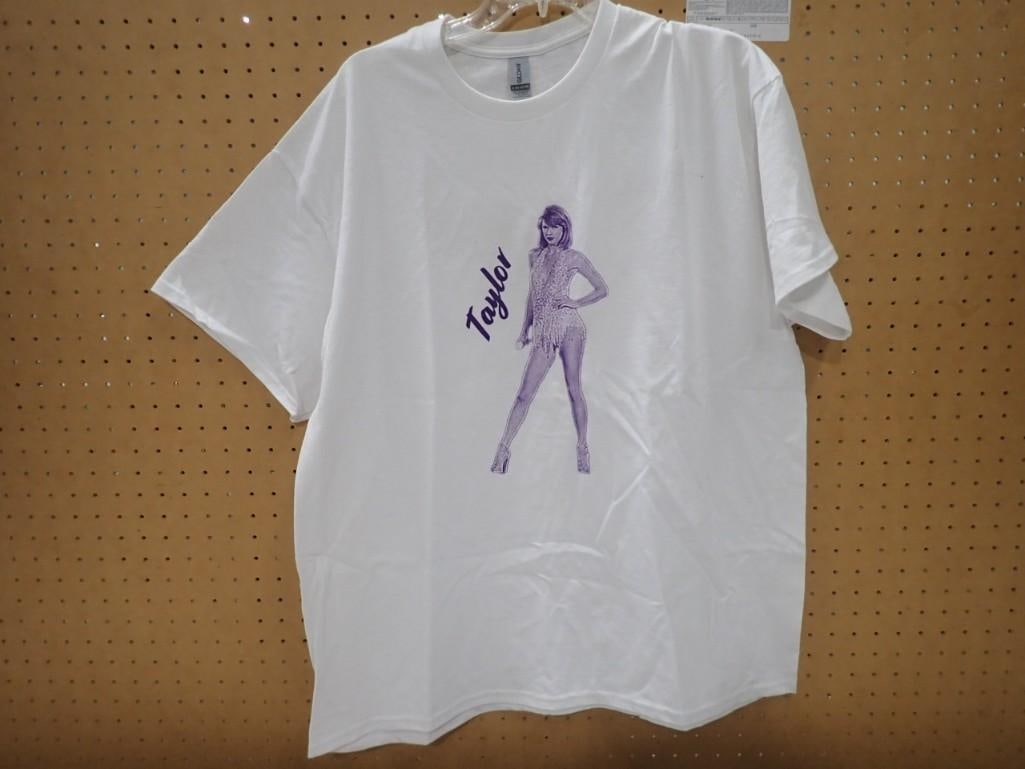 Taylor Swift T-Shirt Size XL: Taylor Swift T-Shirt Size XL All pictures are considered part of the description and should be examined carefully by bidders. Live Auctioneers is now offering Live Shipping through them. This is