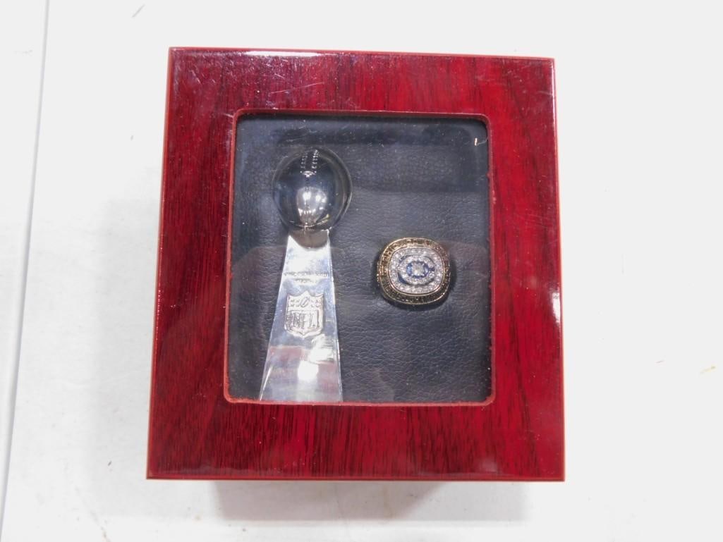 Replica Vince Lombardi Trophy and Ring Chicago Bears 1985 (1 of 5)