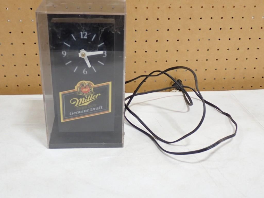 Miller Genuine Draft Clock - May need some work (1 of 5)