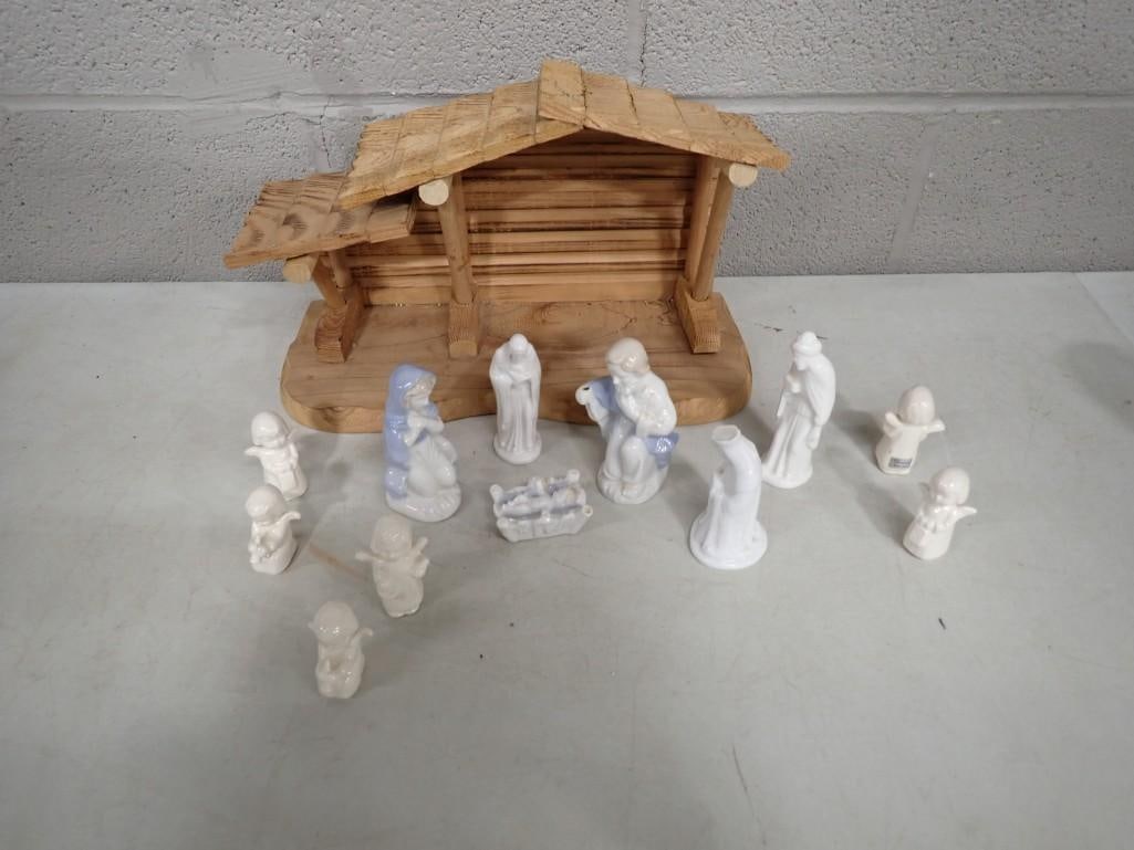 Nativity Set with Wooden Stable and Lefton Figurines (1 of 9)