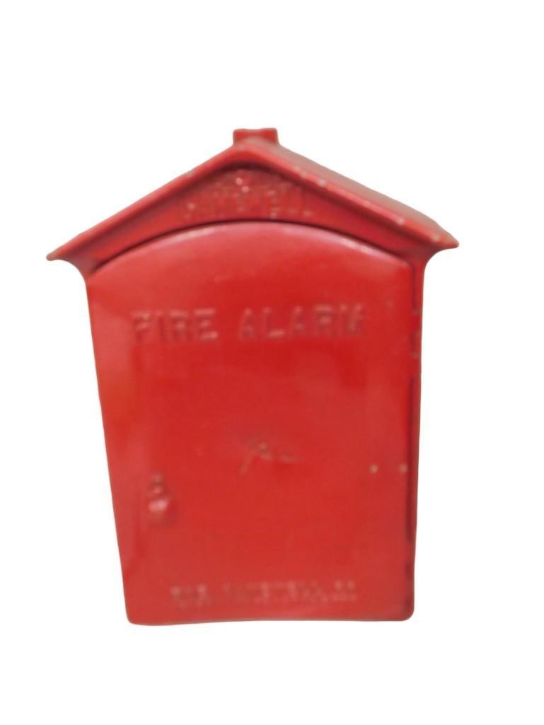 Vintage or Antique Metal Gamewell fire alarm call box (1 of 8)