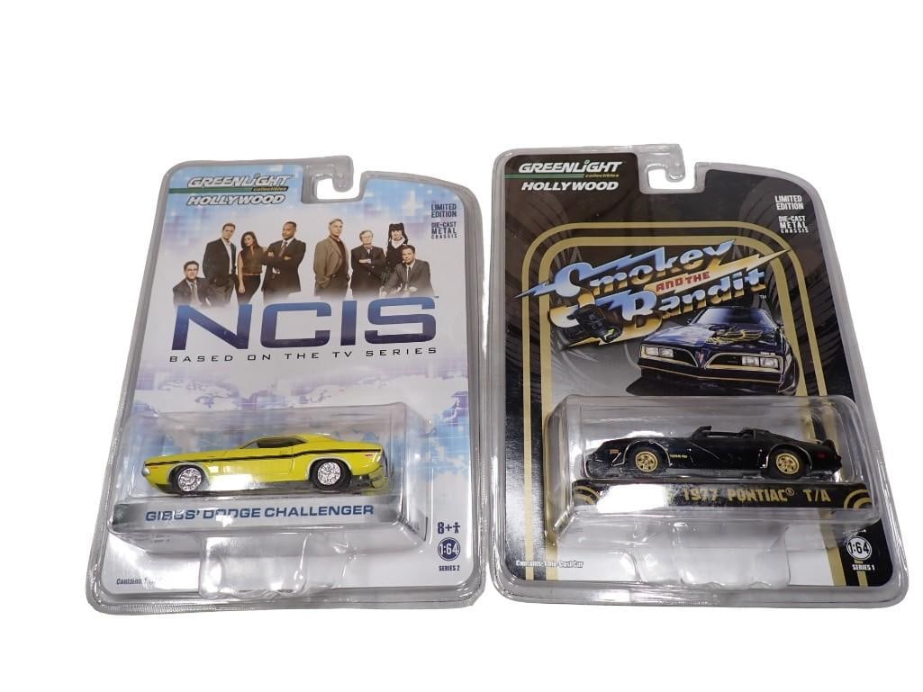 2 Greenlight Hollywood Die Cast Cars incl NCIS and Smokey and the Bandit Both New in Package 1:64 Sc (1 of 7)