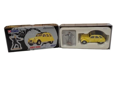 Corgi Classics James Bond Collection 007 Citroen 2CV & James Bond Figure Set 65301