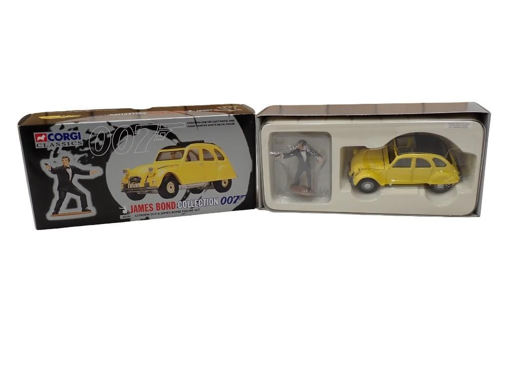 Corgi Classics James Bond Collection 007 Citroen 2CV & James Bond Figure Set 65301 (1 of 10)
