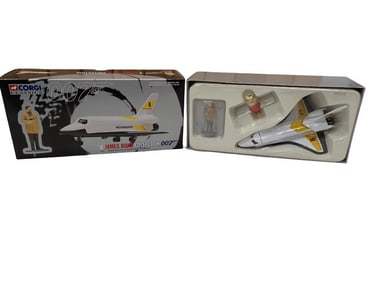 Corgi Classics James Bond Collection 007 Space Shuttle & Hugo Drax Figure Set 65401 in Original Box