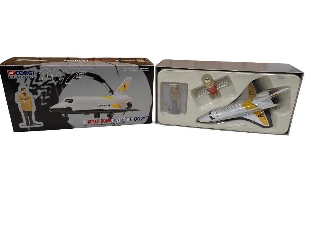 Corgi Classics James Bond Collection 007 Space Shuttle & Hugo Drax Figure Set 65401 in Original Box (1 of 8)