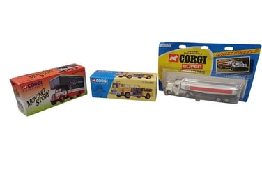 3 Corgi Trucks incl Moving Story Elite International 18302 Bedford Pantechnicon,