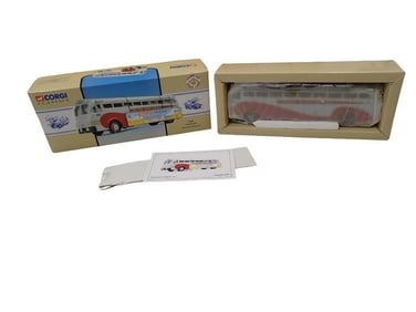 Corgi Classics 98468 Champlain Yellow Coach 743 Die Cast Model Bus in Original Box