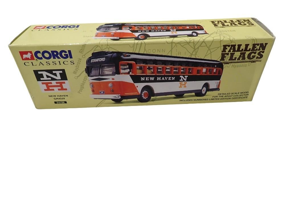 Corgi Classics New Haven Fallen Flags GM4509 Die Cast Model Bus 54106 in Original Box (1 of 10)