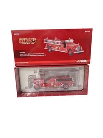Corgi Heroes Under Fire Peter Pirsch & Sons Open Cab Pumper Waukesha  Fire Department US53605