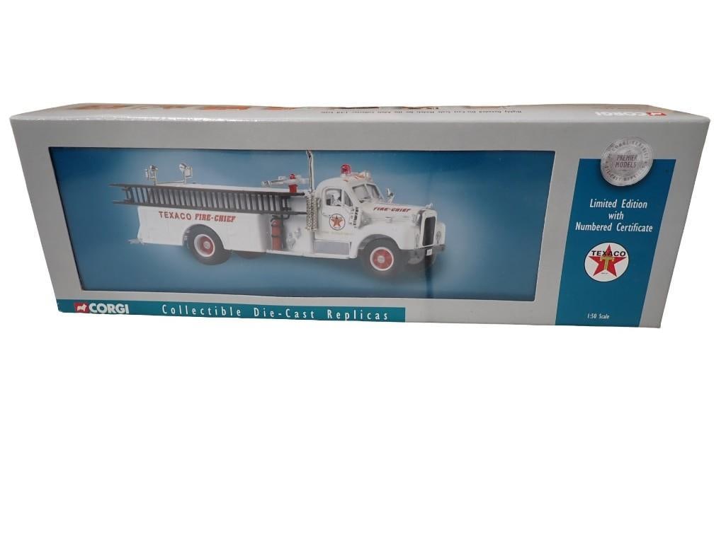 Corgi US52307 Texaco Mack B Series Pumper Limited Edition 58 of 4,000  Model Fire Truck 1:50 Scale (1 of 10)