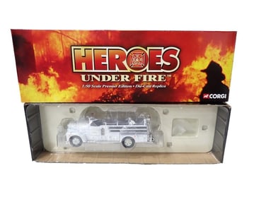 Corgi Heroes Under Fire Seagrave 70th Anniversary Open Cab 1:50 Scale Die Cast Fire Truck US50506