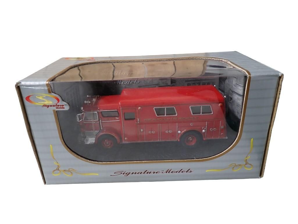 Signature Models 1960 Mack C Rescue Box Firetruck West Hempstead Fire Department in Original Box (1 of 7)